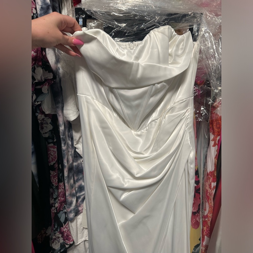 White strapless dress